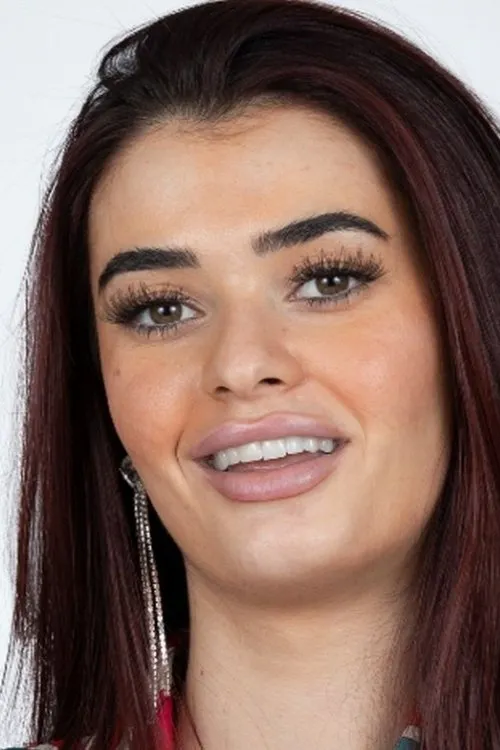 Foto de perfil del actor Elsa Latifaj en el reparto