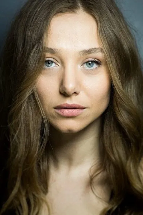 Elvan Dişli interpretando a Zeynep