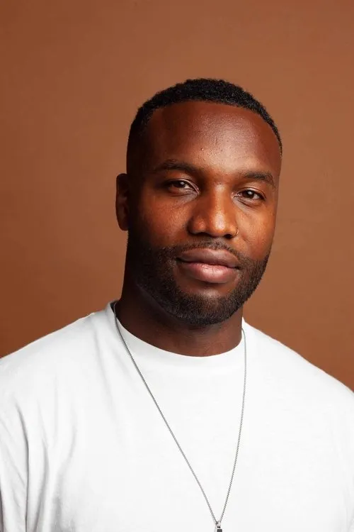 Elvis Clausen interpretando a Noah