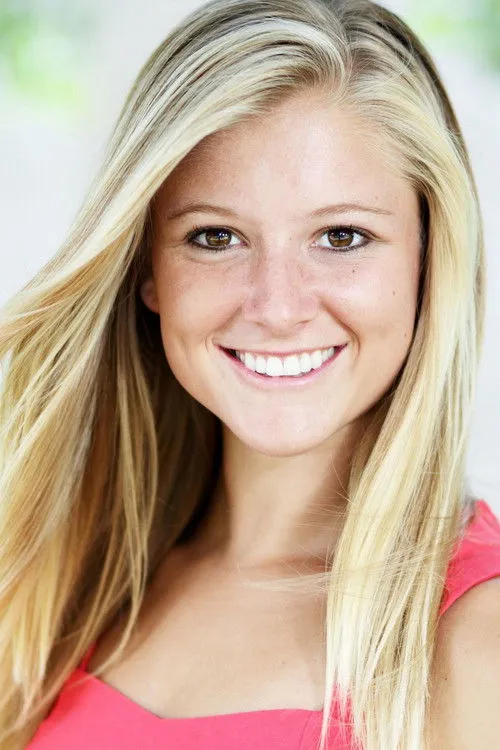 Elyse Bigler interpretando a Heather Zann