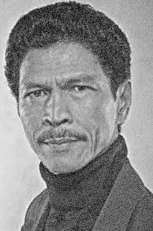 Eman Manan — personaje: Ustaz Salahudin