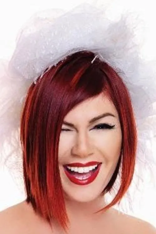 Emel Müftüoğlu — personaje: Zehra Eminoglu