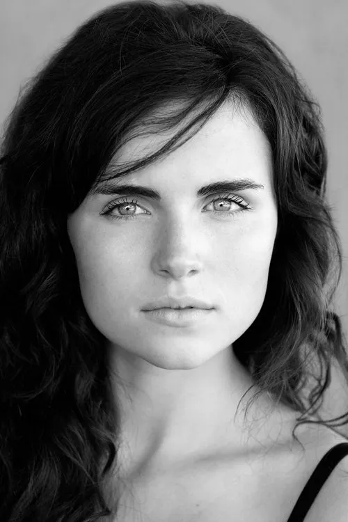 Emer Kenny — personaje: River Wilde