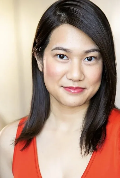 Emi Ray interpretando a Yua