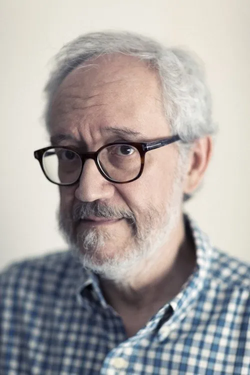 Emilio Martínez Lázaro interpretando a Self