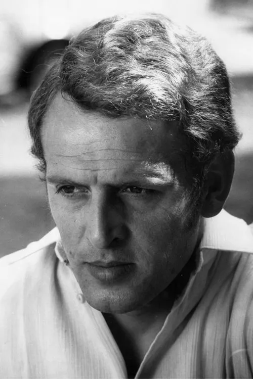 Emilio Roy interpretando a Valiani