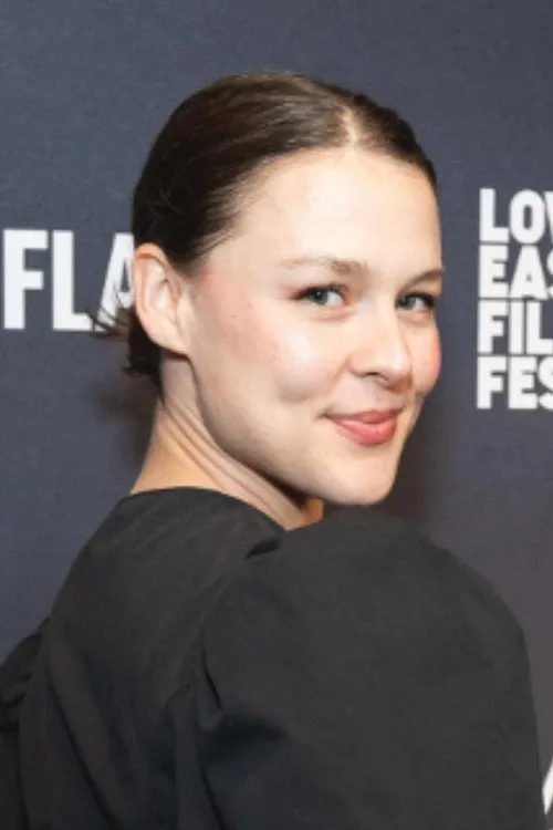 Connor Tillman ha trabajado con Emily DeForest en 1 ocasiones