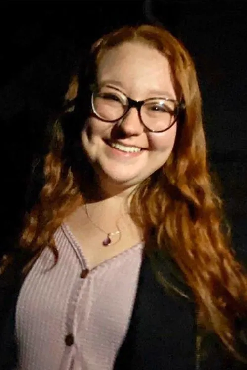 Ariana Osmanzai ha trabajado con Emily Gasparek en 1 ocasiones