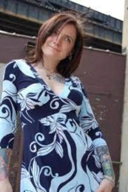 Chris Grega ha trabajado con Emily Haack en 1 ocasiones