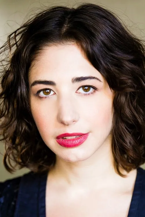 Emily Lawrence interpretando a Marci