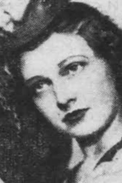 Emily Lowry interpretando a Margaret