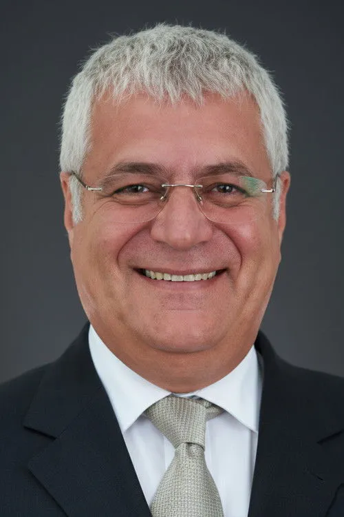 Emin And interpretando a Murat