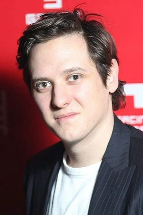 Emir Kapetanović interpretando a Tarik