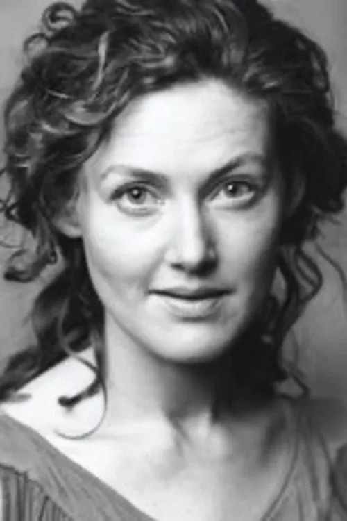 Emma Cleasby interpretando a Megan