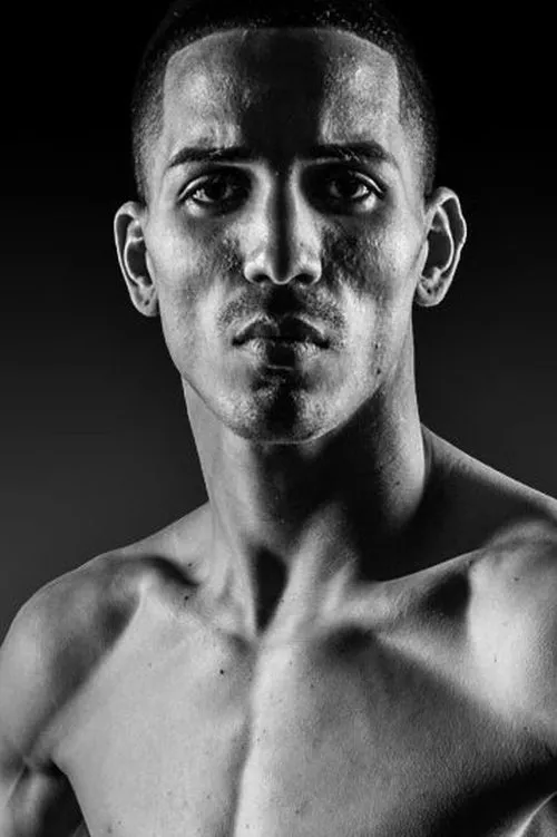 Emmanuel Rodriguez interpretando a Self