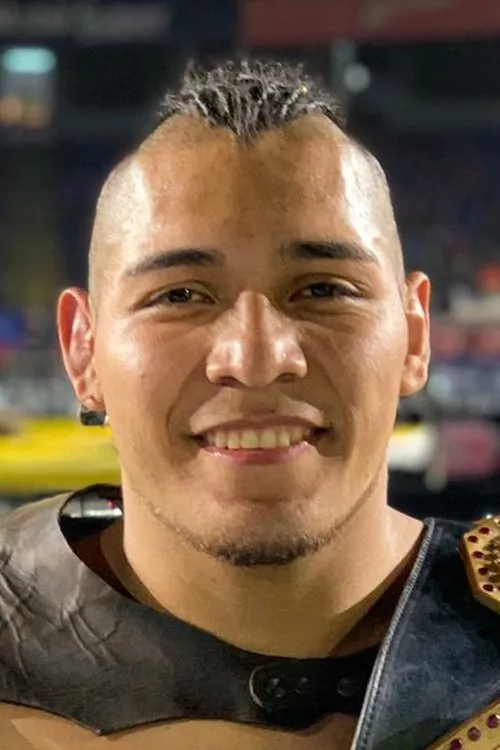 Emmanuel Roman Morales interpretando a El Hijo del Vikingo