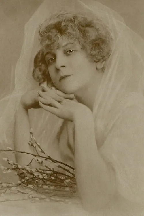 Emmi Kosáry interpretando a Tatár Éva