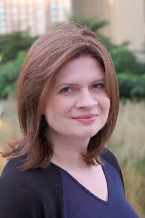 Emmy Laybourne interpretando a Helen