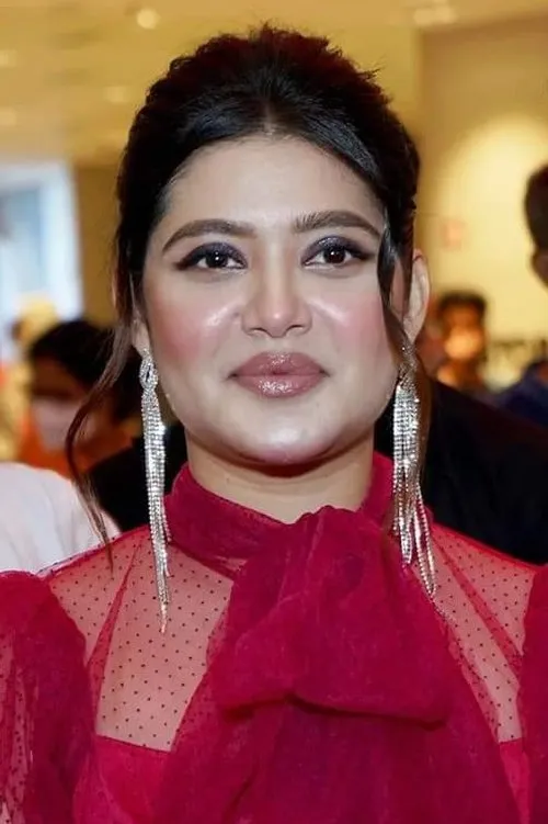 Ena Saha interpretando a 