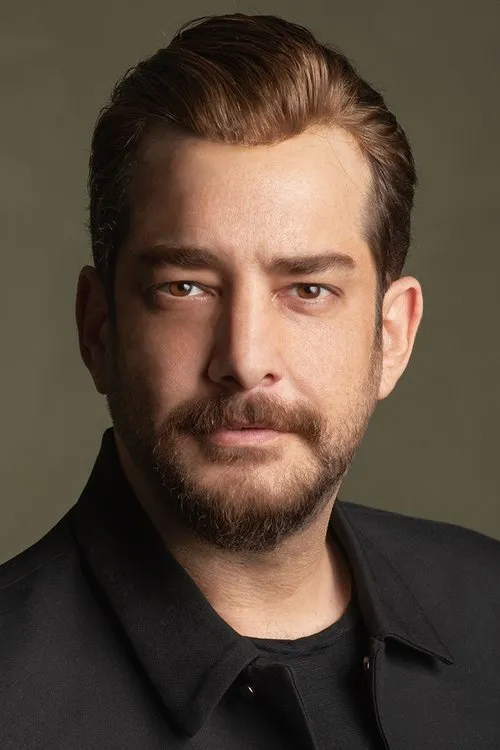 Elçin Afacan ha trabajado con Enis Arıkan en 1 ocasiones