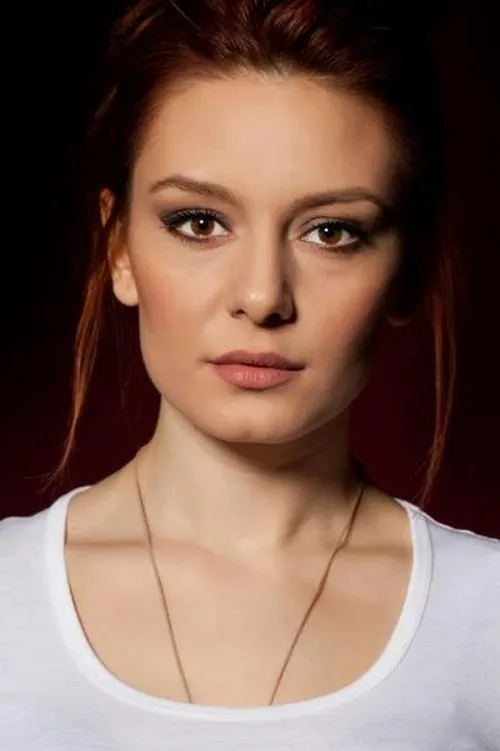 Enise Ütük — personaje: Hazal