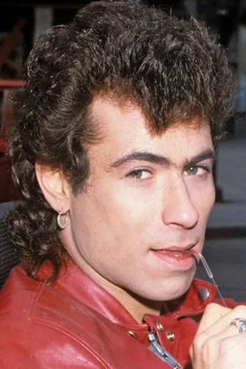 Enny Gerber interpretando a Tino