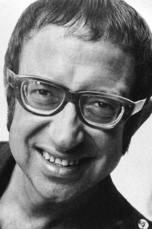 Enzo Guarini interpretando a 