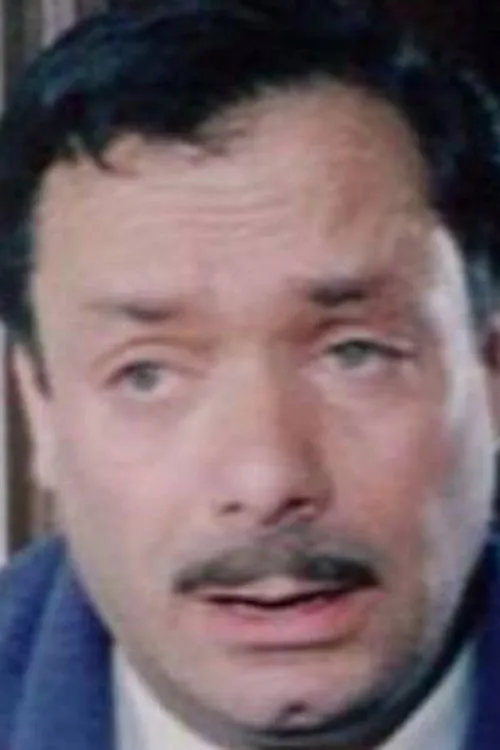 Enzo La Torre interpretando a 