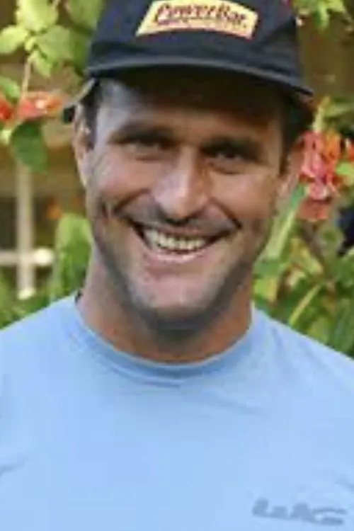 Eraldo Gueiros interpretando a 