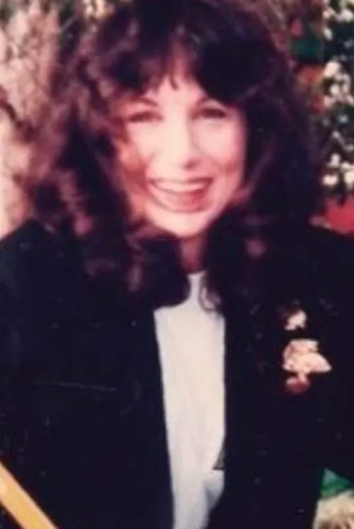 Eren Ozker — personaje: Hilda / Wanda / Janice (voice)