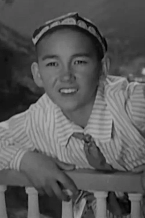 Ergash Khamraev interpretando a Archive footage