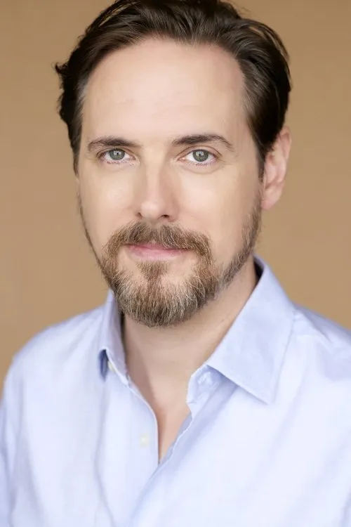 Eric Curtis Johnson interpretando a Mr. Jeter