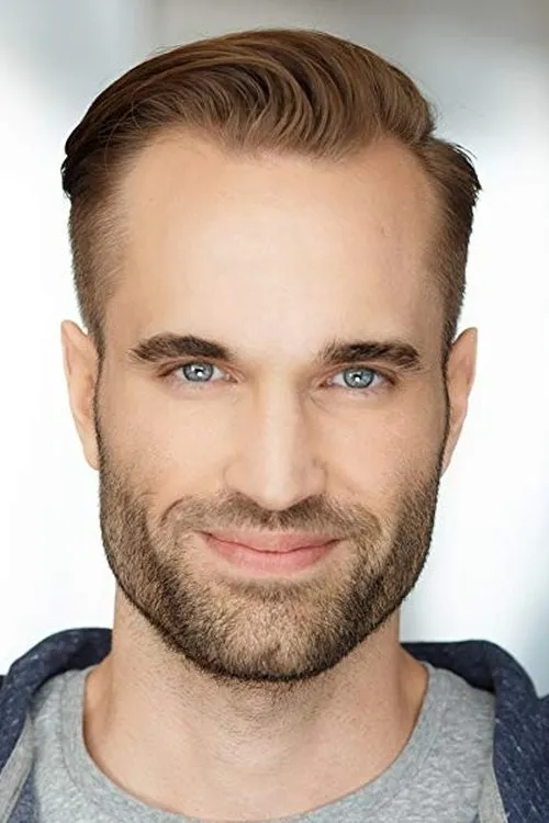 Eric Feltes interpretando a Rumpelstiltskin