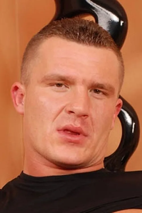 Eric Flower interpretando a 