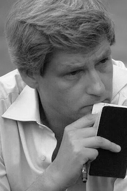 Eric Jozsef interpretando a Giornalista di Liberation