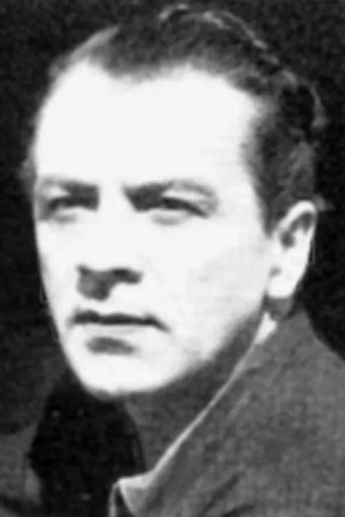 Eric Laurent interpretando a