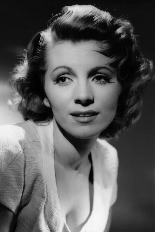 Erica Beer interpretando a Mrs. Carlyle