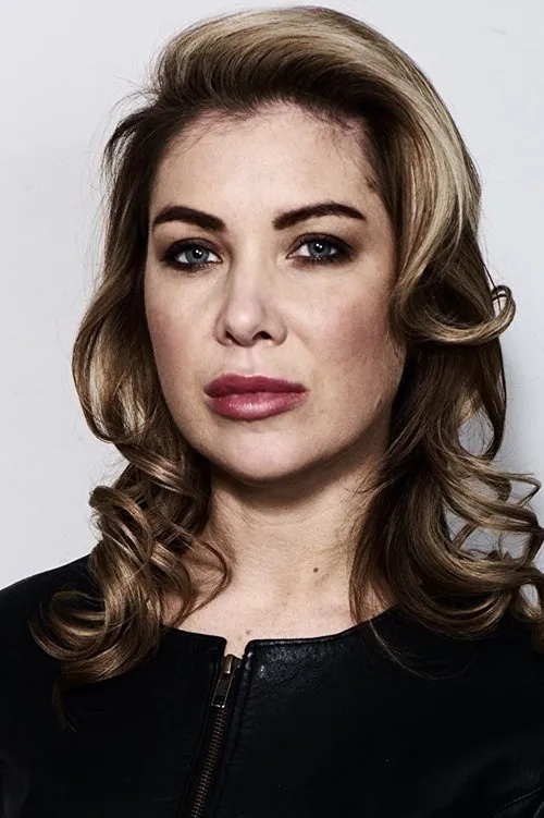 Daniel Carter-Hope ha trabajado con Erica Emm en 1 ocasiones