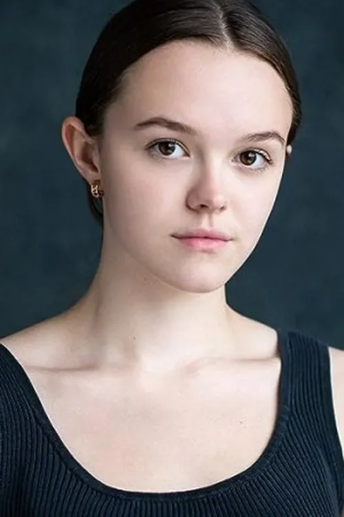 Erica Ford interpretando a Kitty