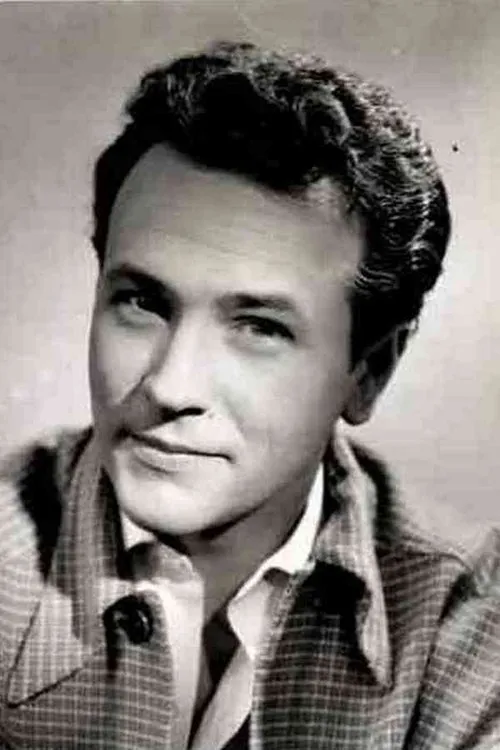 Erich Scholz interpretando a Peteer 'Penny'