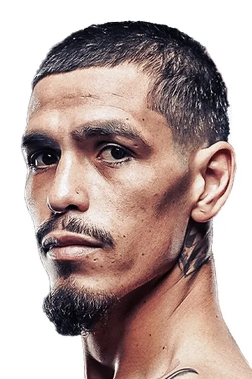 Erik Ruiz interpretando a Self