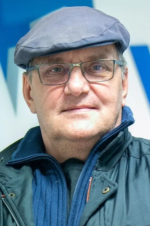 ?????? ???? ha trabajado con Erik Ruus en 1 ocasiones