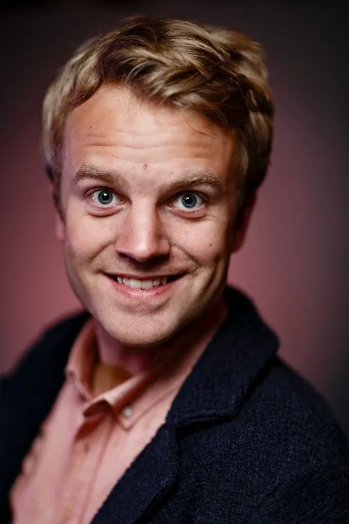 Erik Solbakken — personaje: himself - host