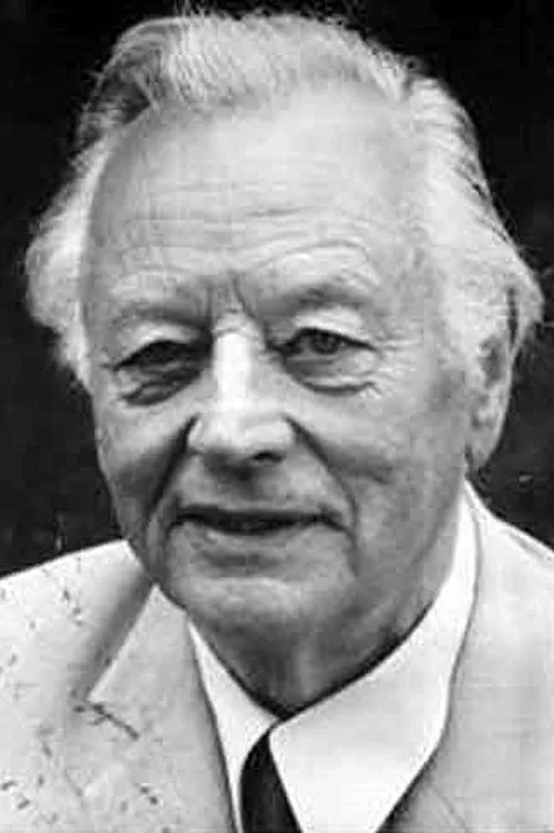 Otto Matthies ha trabajado con Erik von Loewis en 3 ocasiones