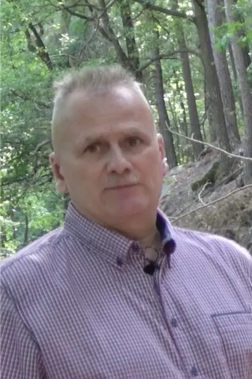 Erik Wieman interpretando a Self