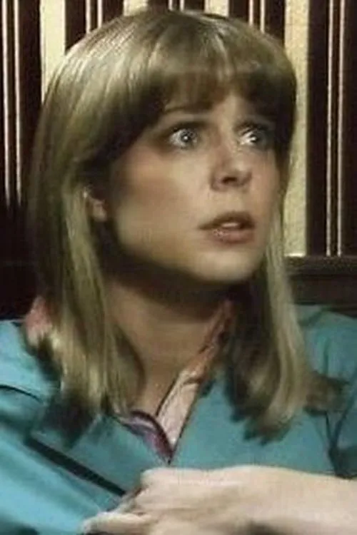 Erika Hoffman interpretando a Mrs. Topless