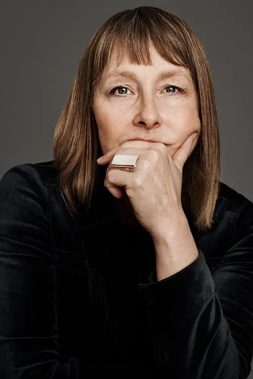 Erika Höghede interpretando a