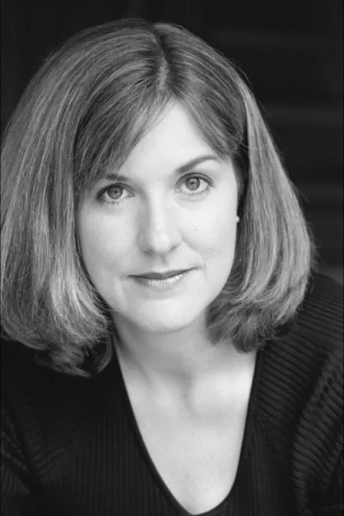 Erin-Kate Whitcomb interpretando a Alice