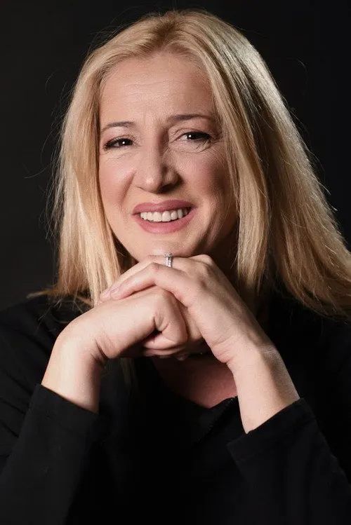 Erjona Kakeli — personaje: Zoja