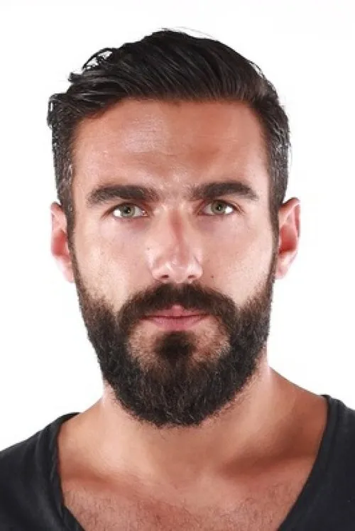 Erman Burmalı en su biografía y filmografía